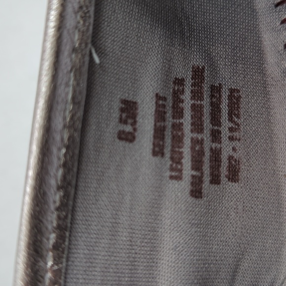 Easy Spirit Devitt Leather Casual Flats 8.5M  Metallic Pewter Silver/Gray - Picture 2 of 16